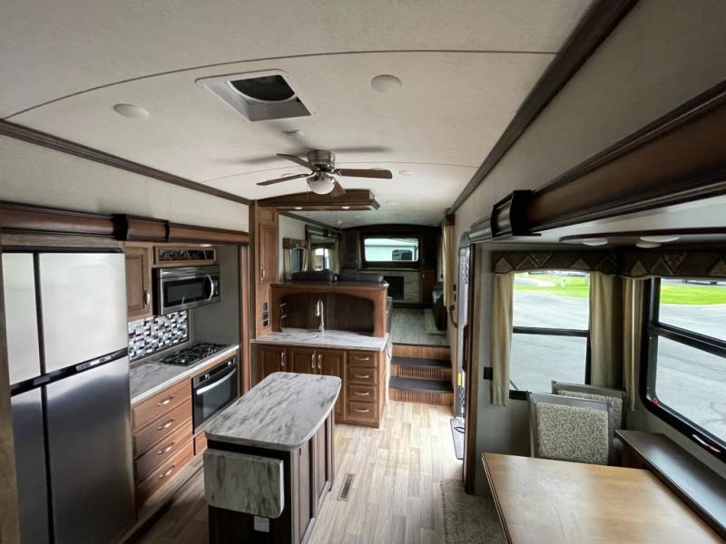 2017 Keystone Montana 3730FL, $ 64,990