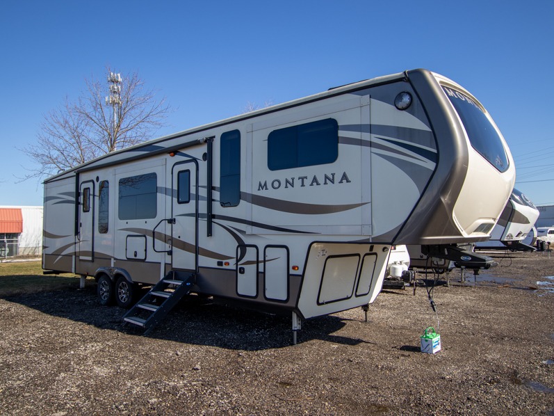 2017 Keystone Montana 3730FL, $ 0