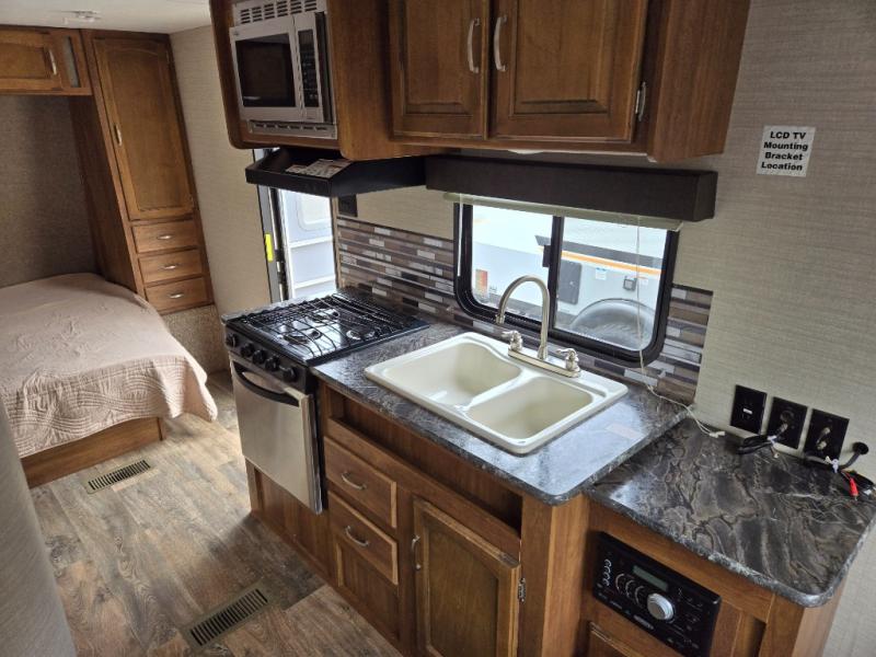 2016 Keystone Springdale 179QBWE, $ 16,990