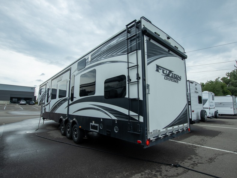 2015 Keystone Fuzion 390, $ 0