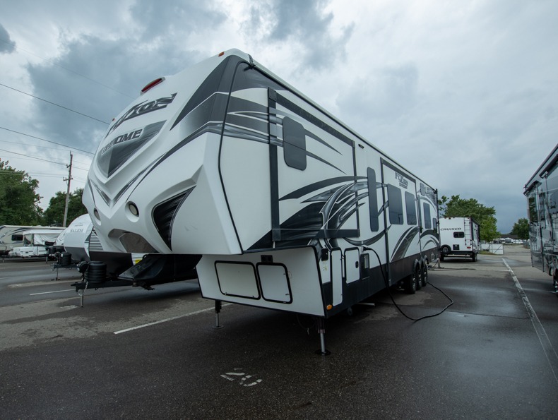 2015 Keystone Fuzion 390, $ 0