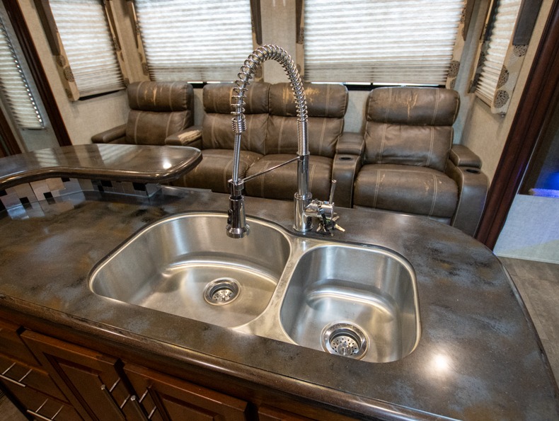 2015 Keystone Fuzion 390, $ 0