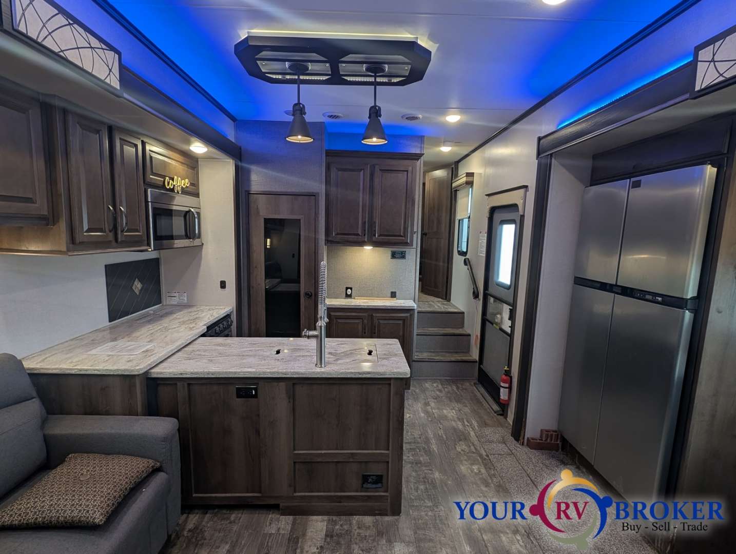 2018 KZ Venom 4111TK, $ 49,900