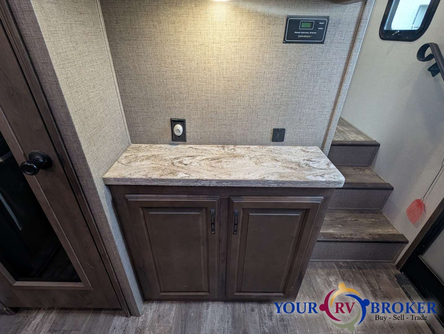 2018 KZ Venom 4111TK, $ 49,900