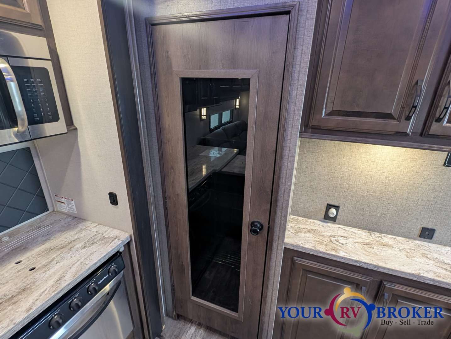 2018 KZ Venom 4111TK, $ 49,900