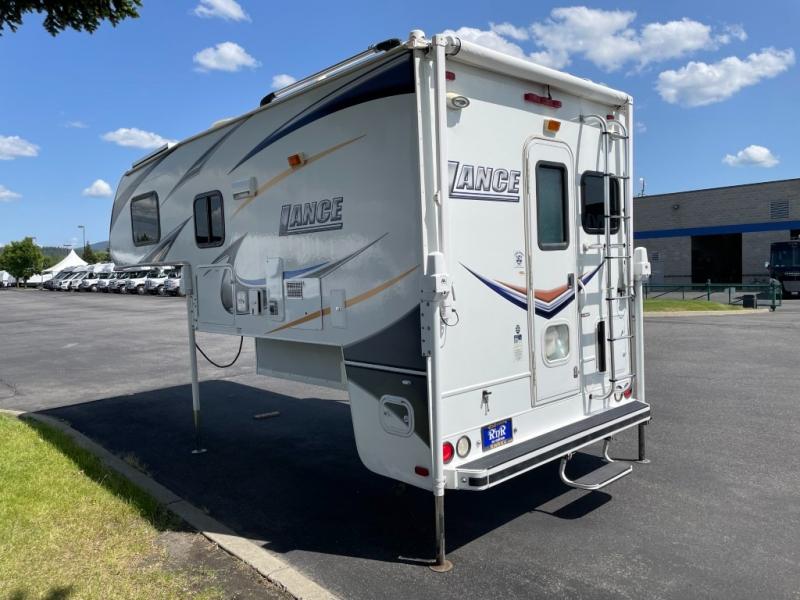 2010 Lance 950, $ 29,990