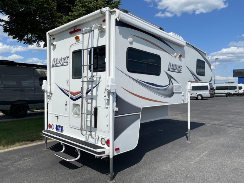 2010 Lance 950, $ 29,990