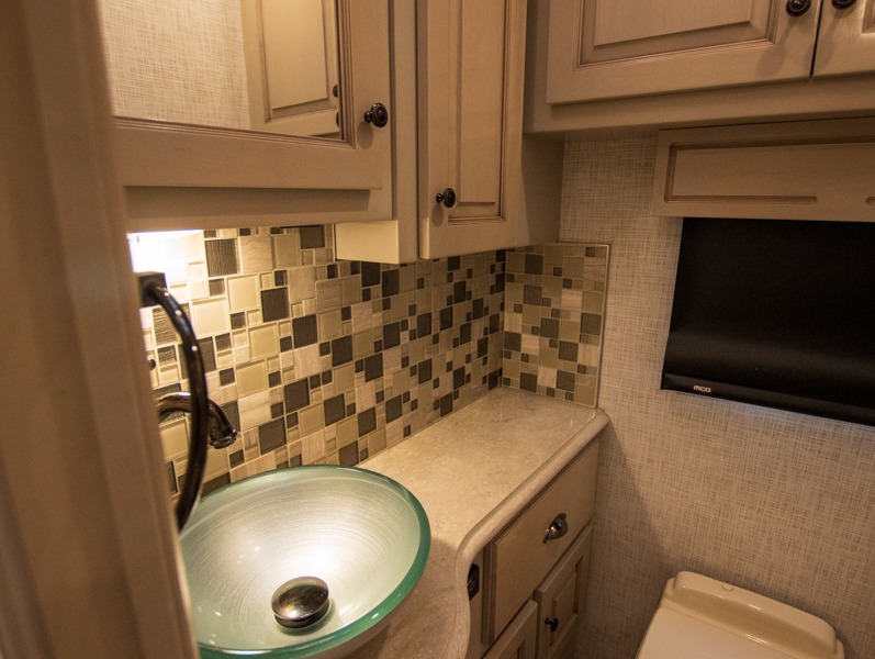 2022 Newmar Dutch Star 4081, $ 0