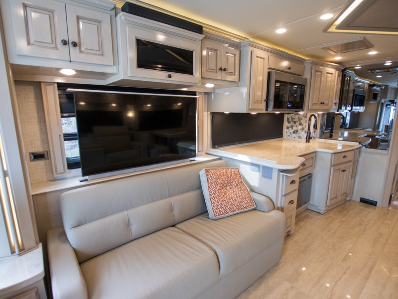 2022 Newmar Dutch Star 4081, $ 0