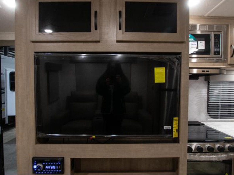 2023 Palomino SolAire Ultra Lite 242 RBS, $ 28,990