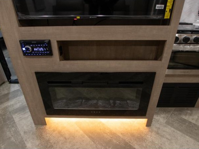 2023 Palomino SolAire Ultra Lite 242 RBS, $ 28,990