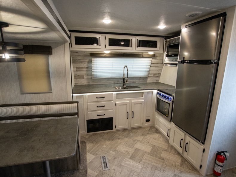 2022 Palomino Puma 26FKDS, $ 0