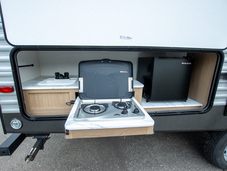 2022 Prime Time Manufacturing Avenger 24BHS, $ 0