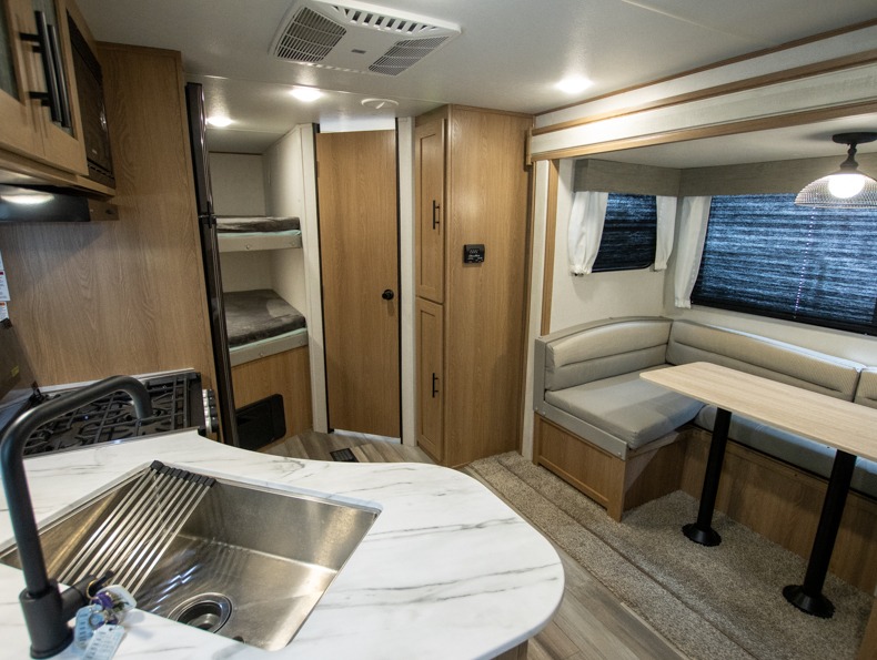 2022 Prime Time Manufacturing Avenger 24BHS, $ 0