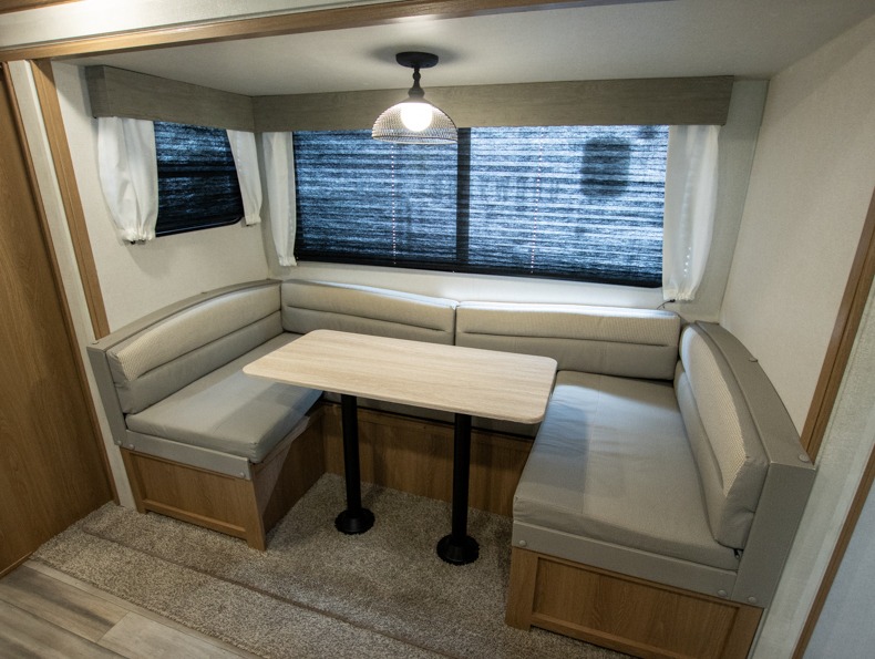 2022 Prime Time Manufacturing Avenger 24BHS, $ 0