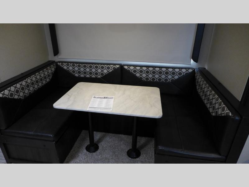 2020 Prime Time Manufacturing Tracer Breeze 25RBS, $ 0