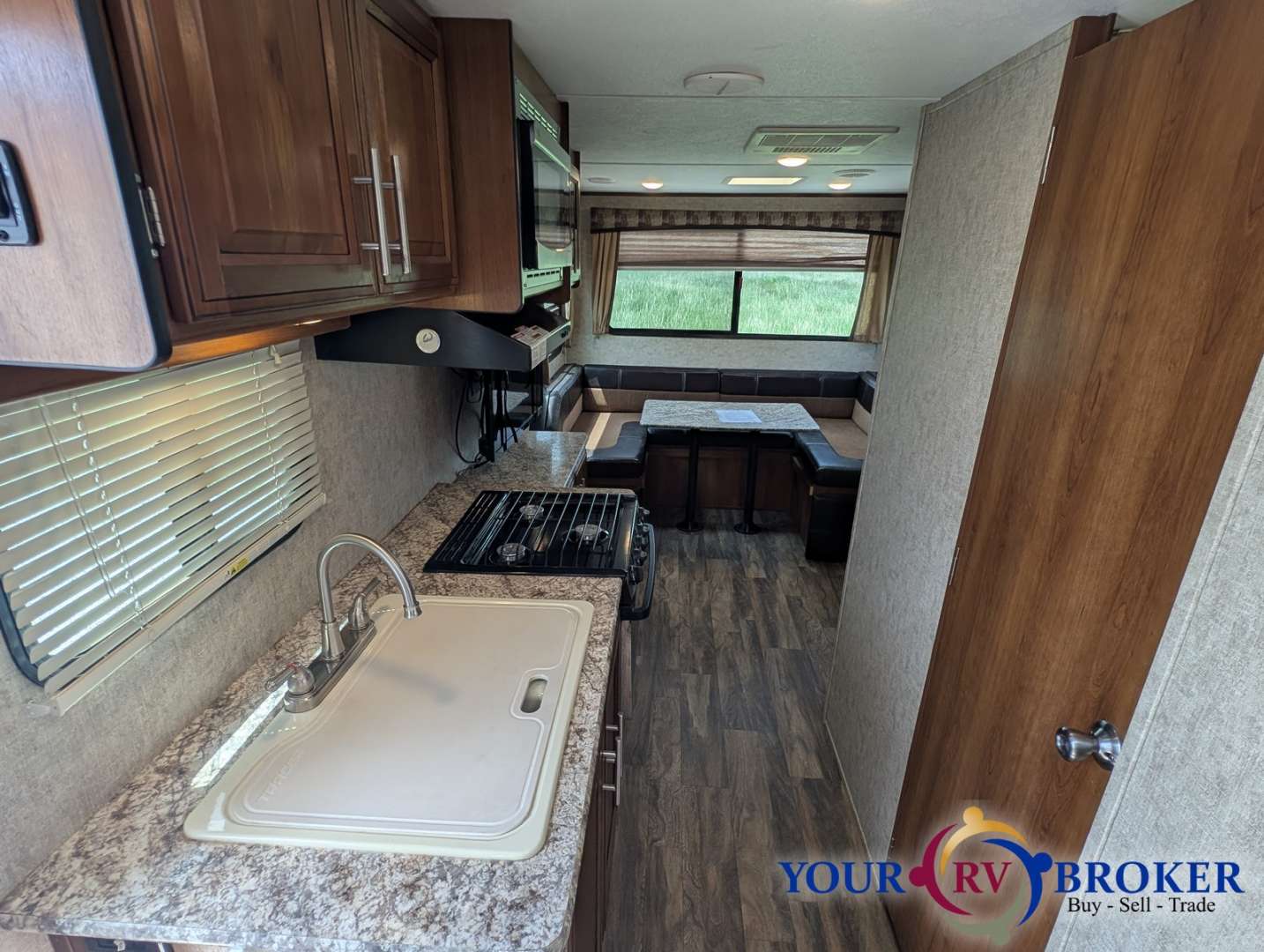 2017 Prime Time Manufacturing Tracer Air 206AIR, $ 12,900