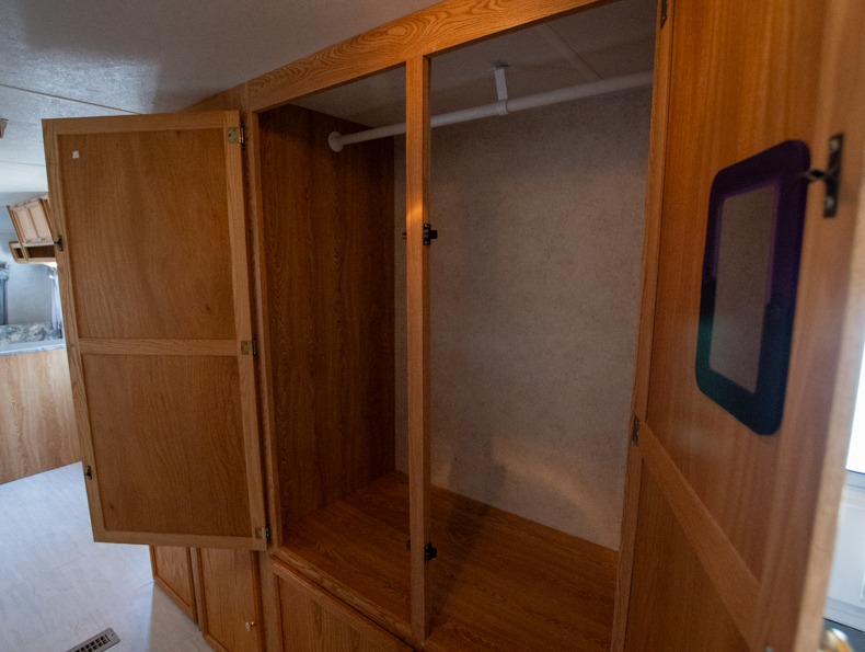 2002 R-Vision Trail Lite 8301, $ 0