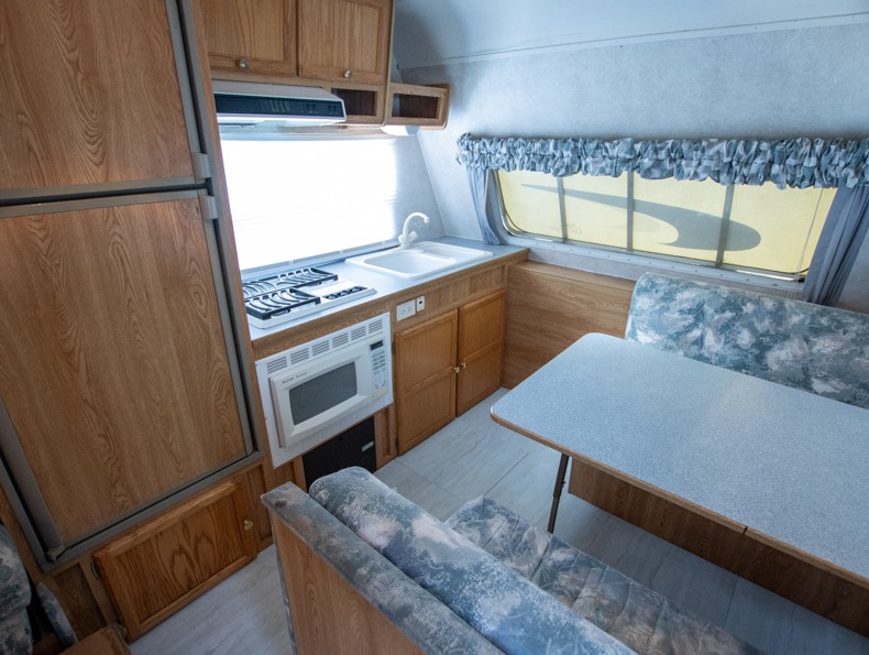 2002 R-Vision Trail Lite 8301, $ 0