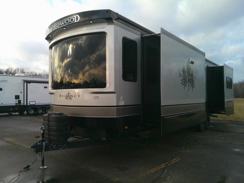 2025 Redwood Regency 3721FDB, $ 0