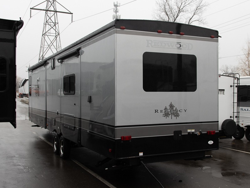 2025 Redwood Regency 3721FDB, $ 0