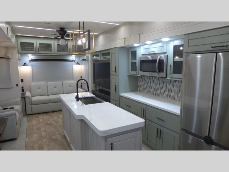 2024 Redwood Redwood 4120GK, $ 115,990