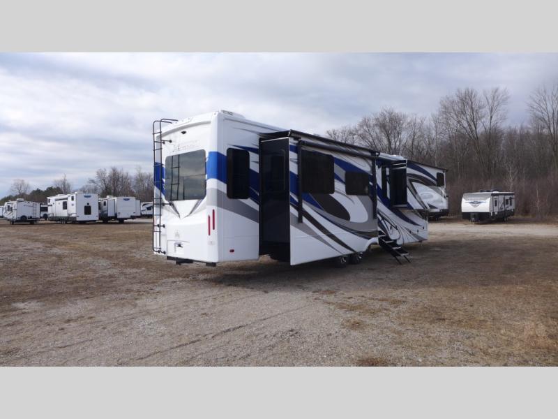 2024 Redwood Redwood 4120GK, $ 115,990