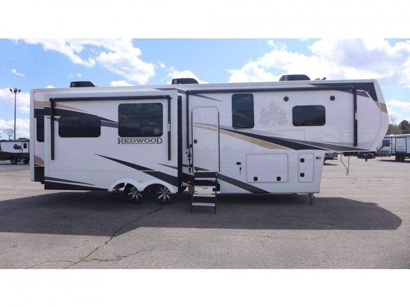 2022 Redwood Redwood RW3401RL, $ 89,990