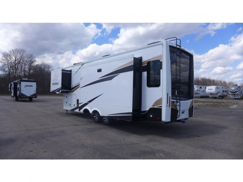 2022 Redwood Redwood RW3401RL, $ 89,990