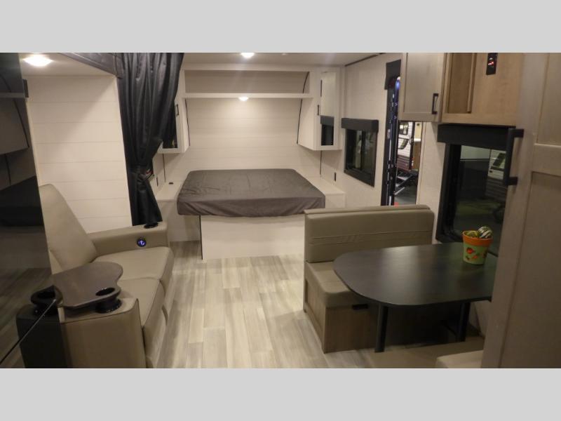 2025 Starcraft Autumn Ridge 22MLS, $ 37,292