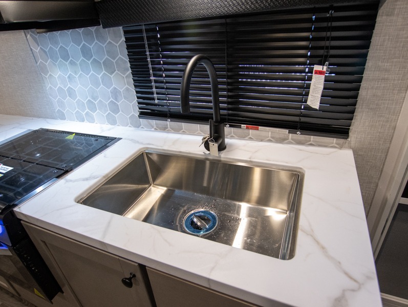 2025 Starcraft Super Lite 212FB, $ 38,993