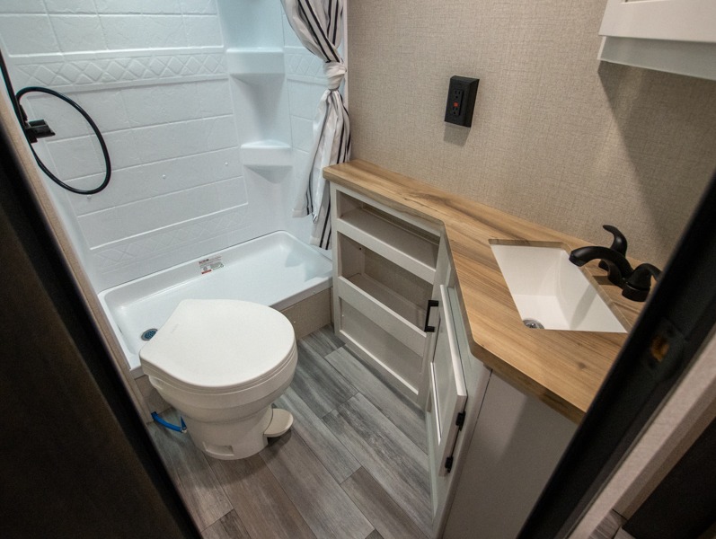 2024 Starcraft Autumn Ridge 26BHS, $ 37,958