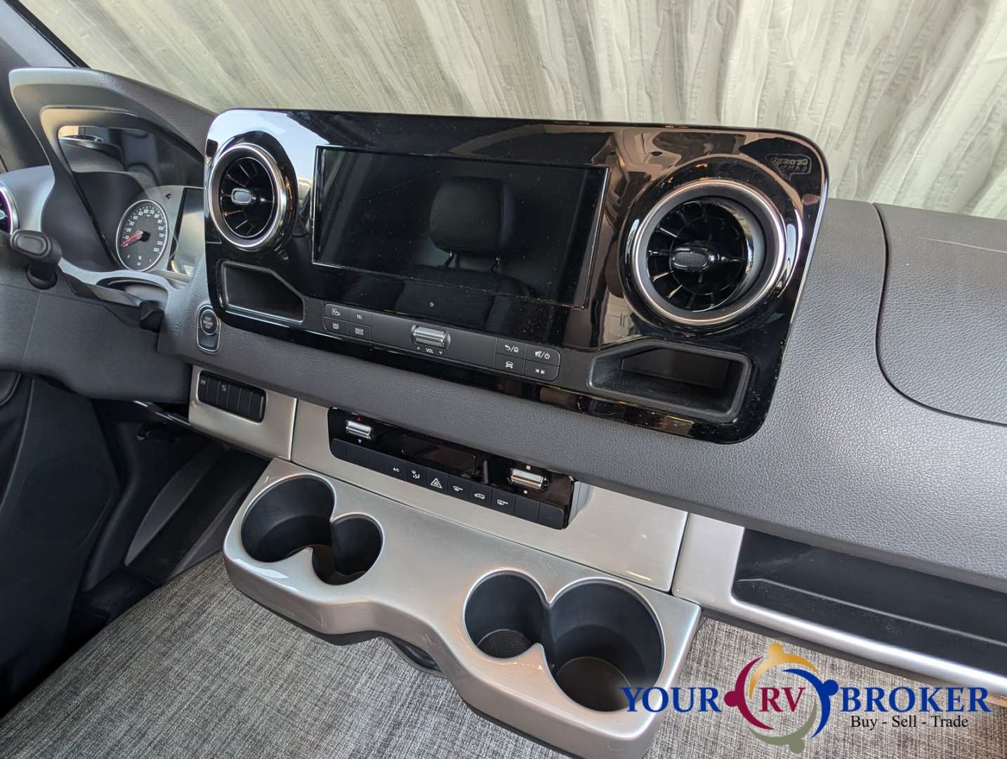 2023 Thor Motor Coach Sanctuary 19P, $ 114,900