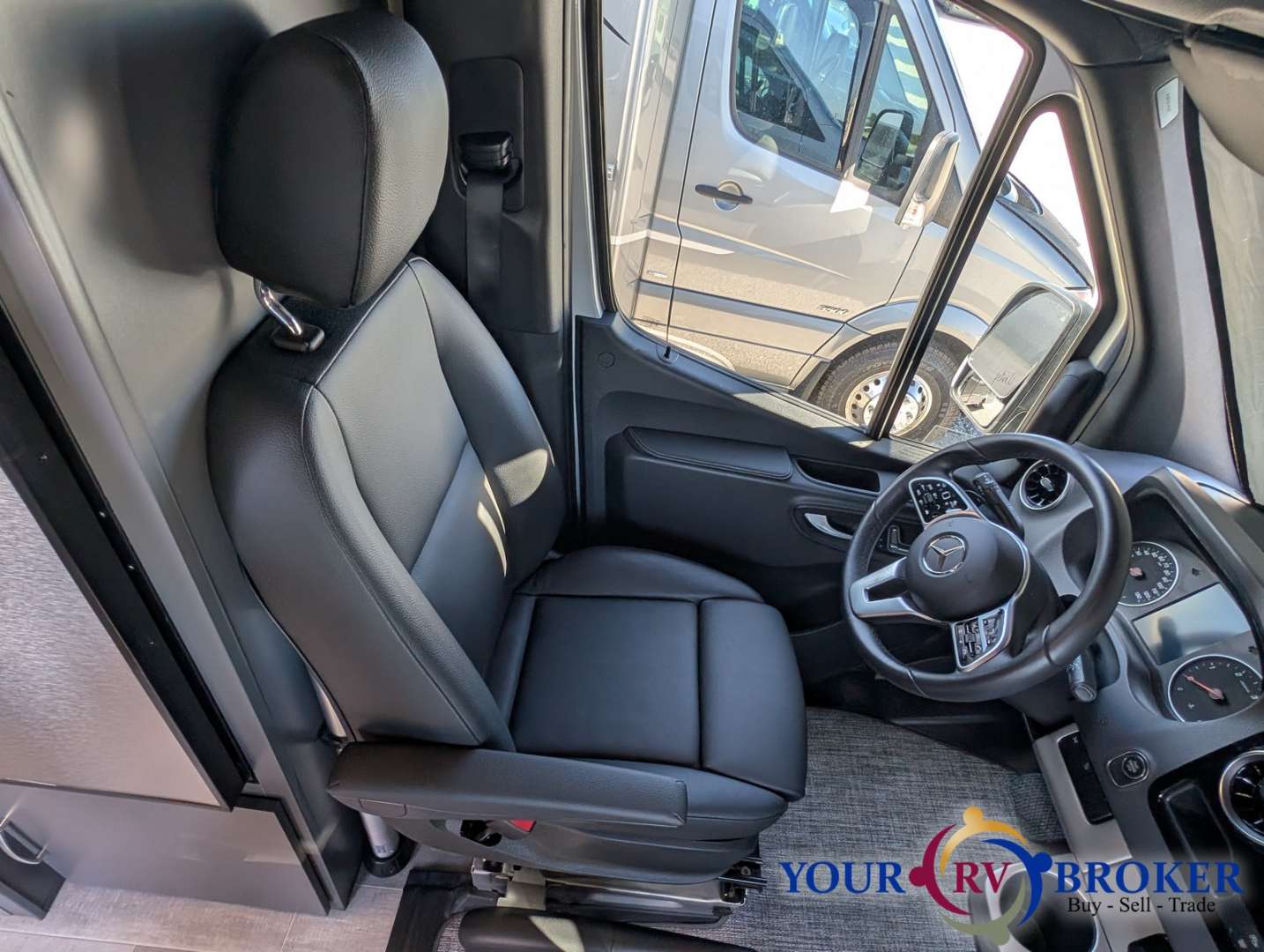 2023 Thor Motor Coach Sanctuary 19P, $ 114,900