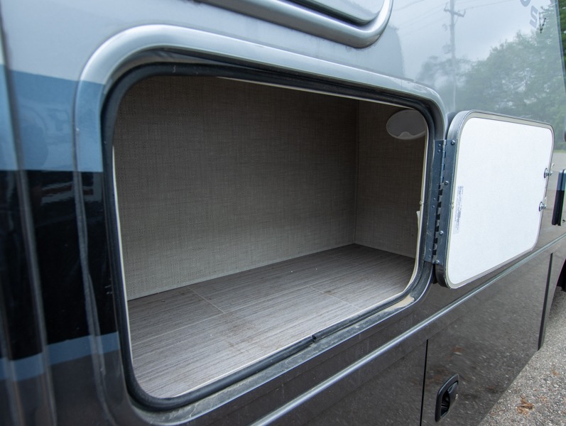 2021 Thor Motor Coach Delano 24FB, $ 0