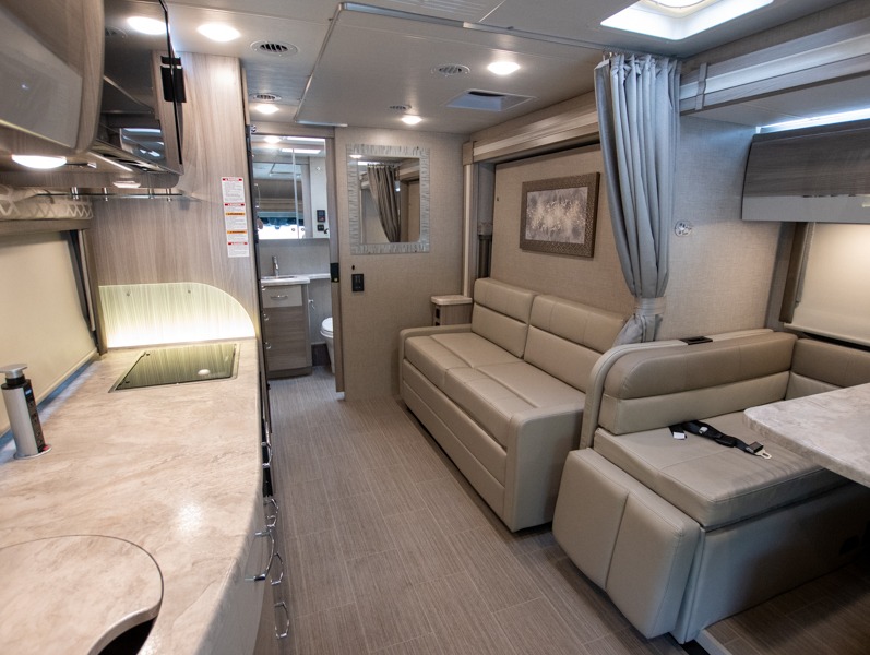 2021 Thor Motor Coach Delano 24FB, $ 0