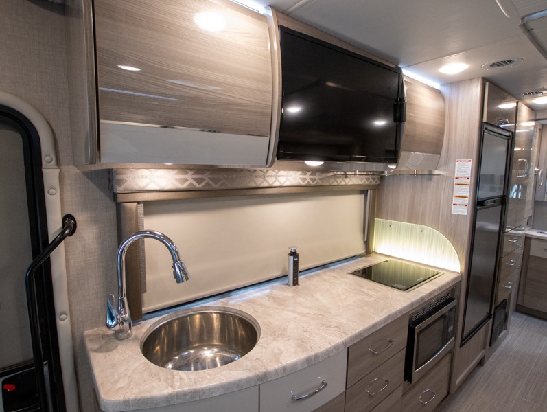 2021 Thor Motor Coach Delano 24FB, $ 0