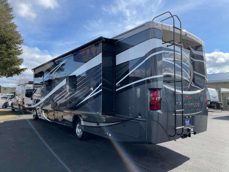 2021 Thor Motor Coach Magnitude® Super C BH35, $ 169,990