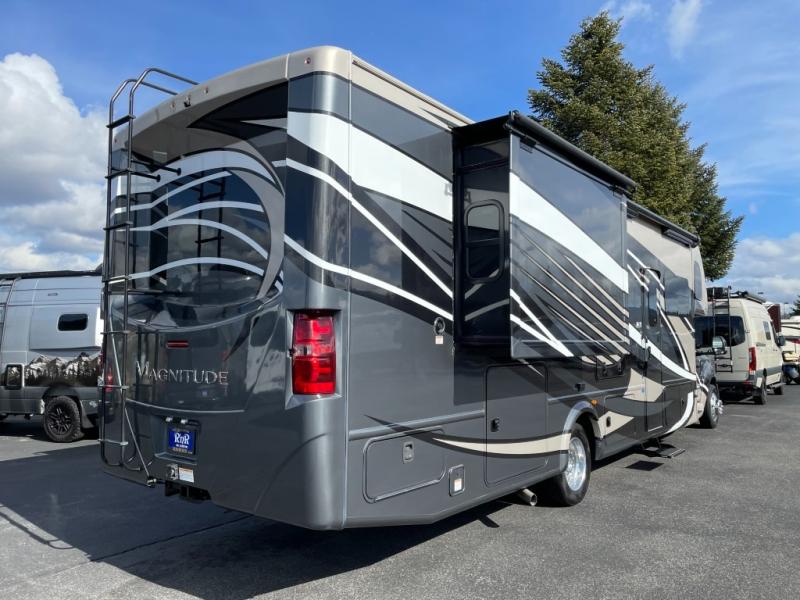 2021 Thor Motor Coach Magnitude® Super C BH35, $ 169,990