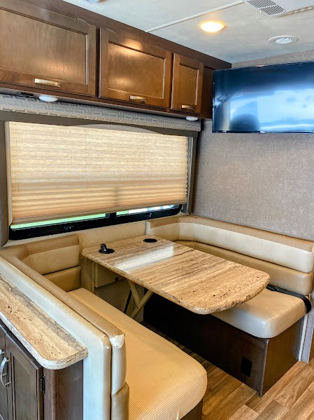 2017 Thor Motor Coach A.C.E. 29.3, $ 52,950