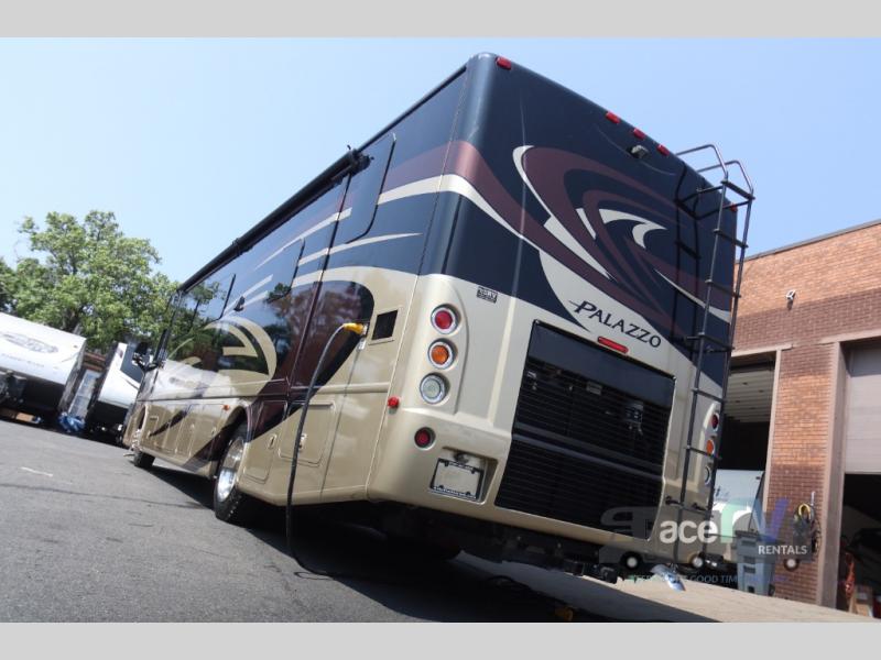 2015 Thor Motor Coach Palazzo 36.1, $ 0