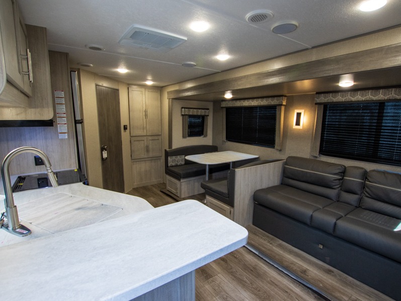 2023 Coachmen Catalina Legacy Edition 243RBS, $ 27,990