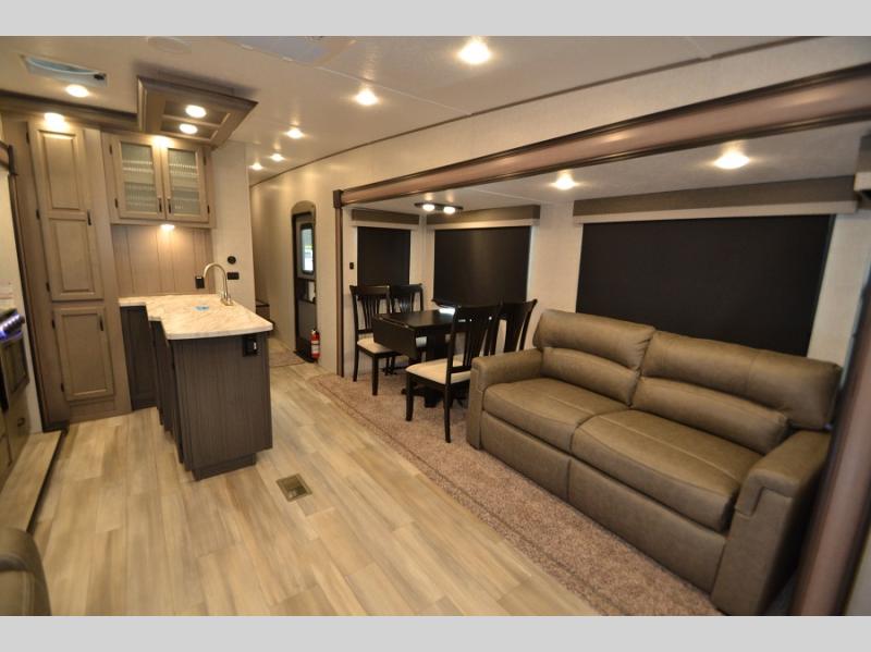 2023 Coachmen Chaparral Lite 30BHS, $ 47,990