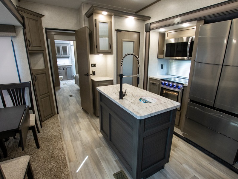 2022 Coachmen Chaparral 334FL, $ 104,112