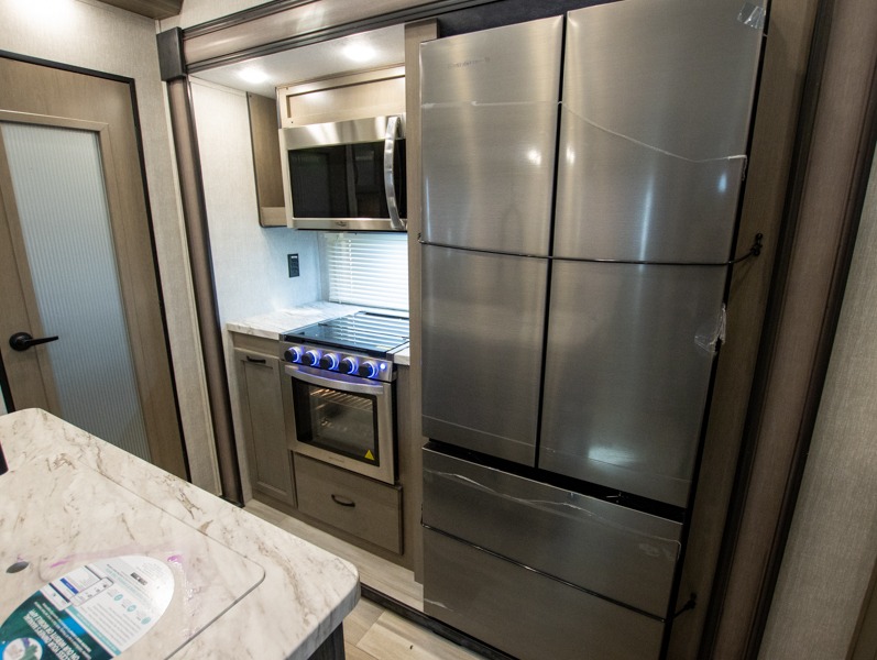 2022 Coachmen Chaparral 334FL, $ 104,112