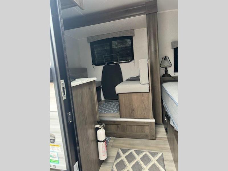 2022 Coachmen Clipper Ultra-Lite (Single Axle) 17B, $ 15,500