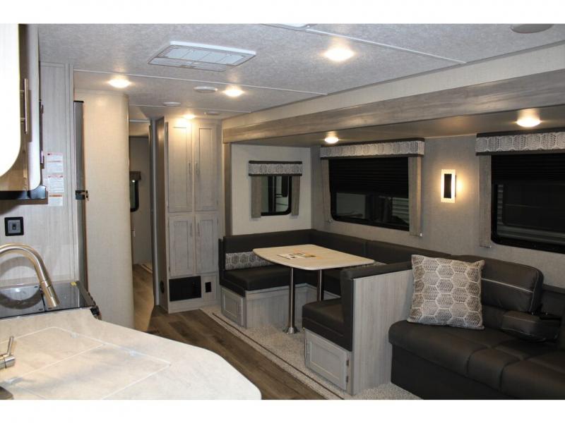 2022 Coachmen Catalina Legacy Edition 323BHDSCK, $ 56,898