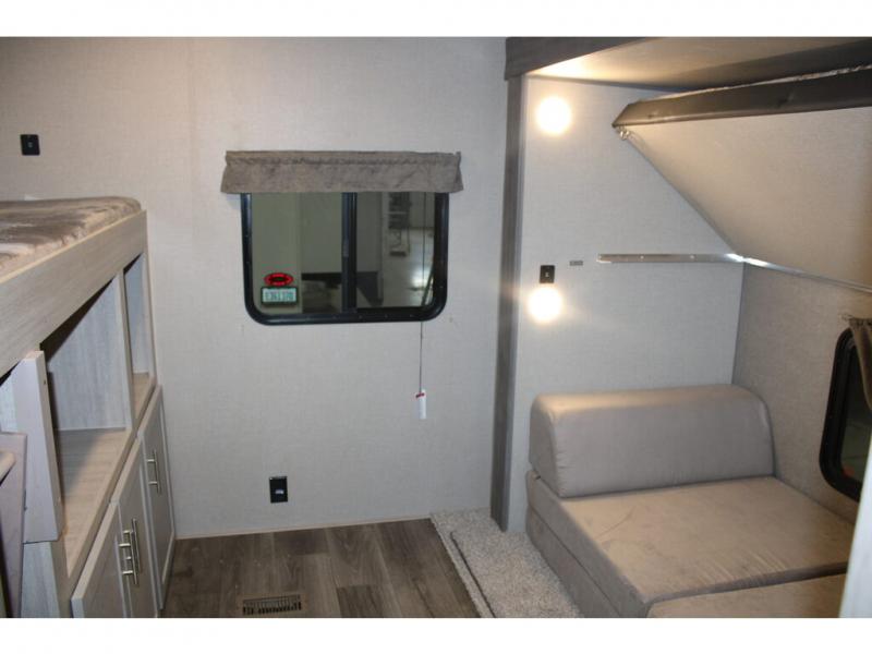 2022 Coachmen Catalina Legacy Edition 323BHDSCK, $ 56,898