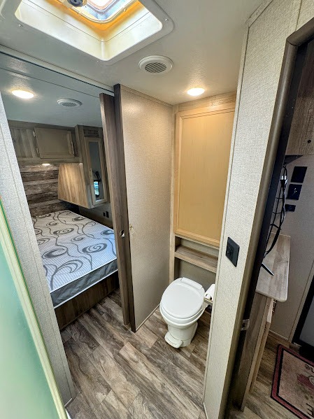 2020 Coachmen Catalina Trail Blazer 26TH, $ 18,999