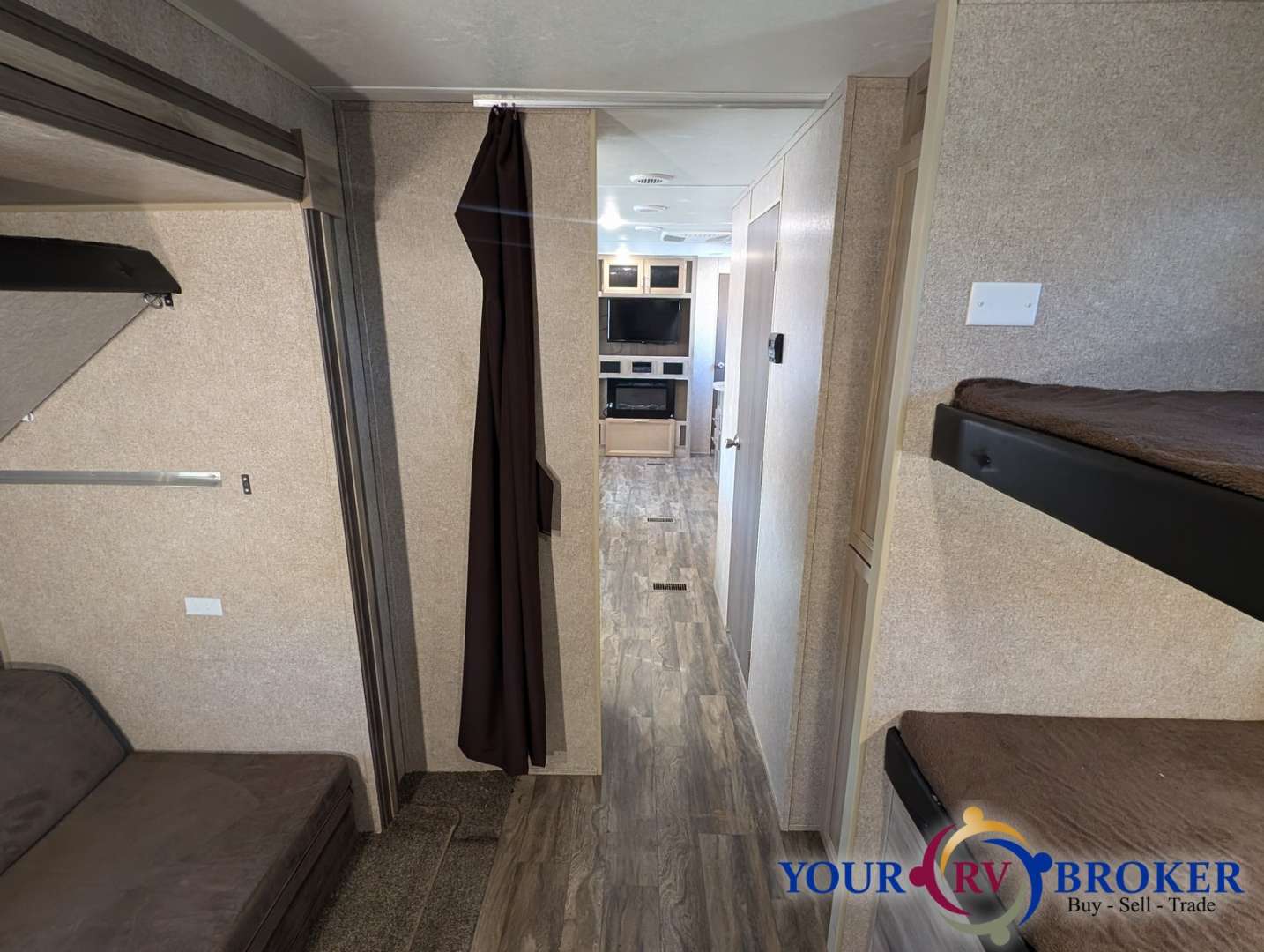 2019 Coachmen Catalina SBX 321BHDS CK, $ 16,900